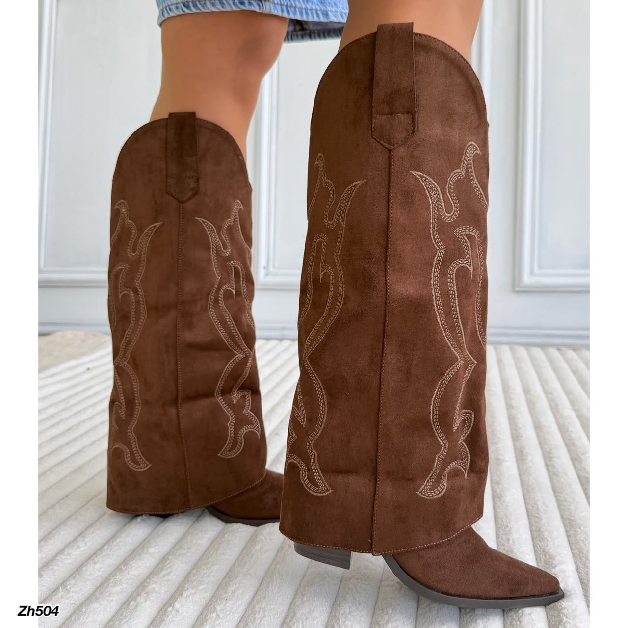 Bota texana café doblez detalles tacon 8cm 2588A C-163
